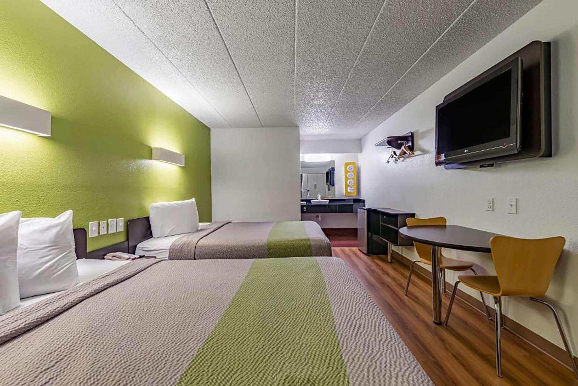 Days Inn By Wyndham Cincinnati I-71 Silverton Zewnętrze zdjęcie