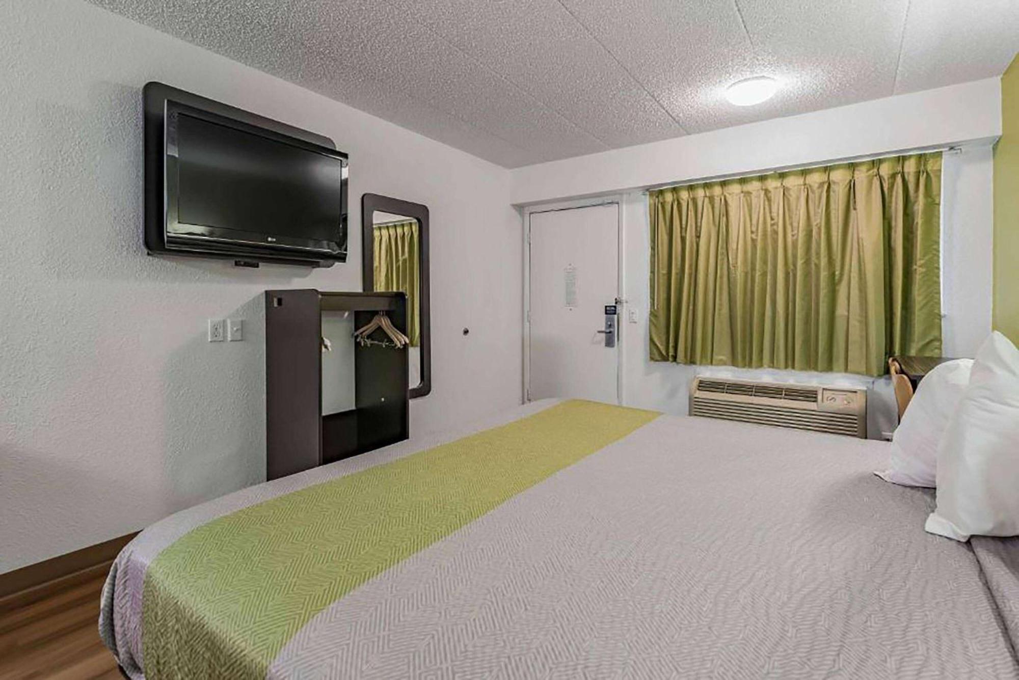 Days Inn By Wyndham Cincinnati I-71 Silverton Zewnętrze zdjęcie