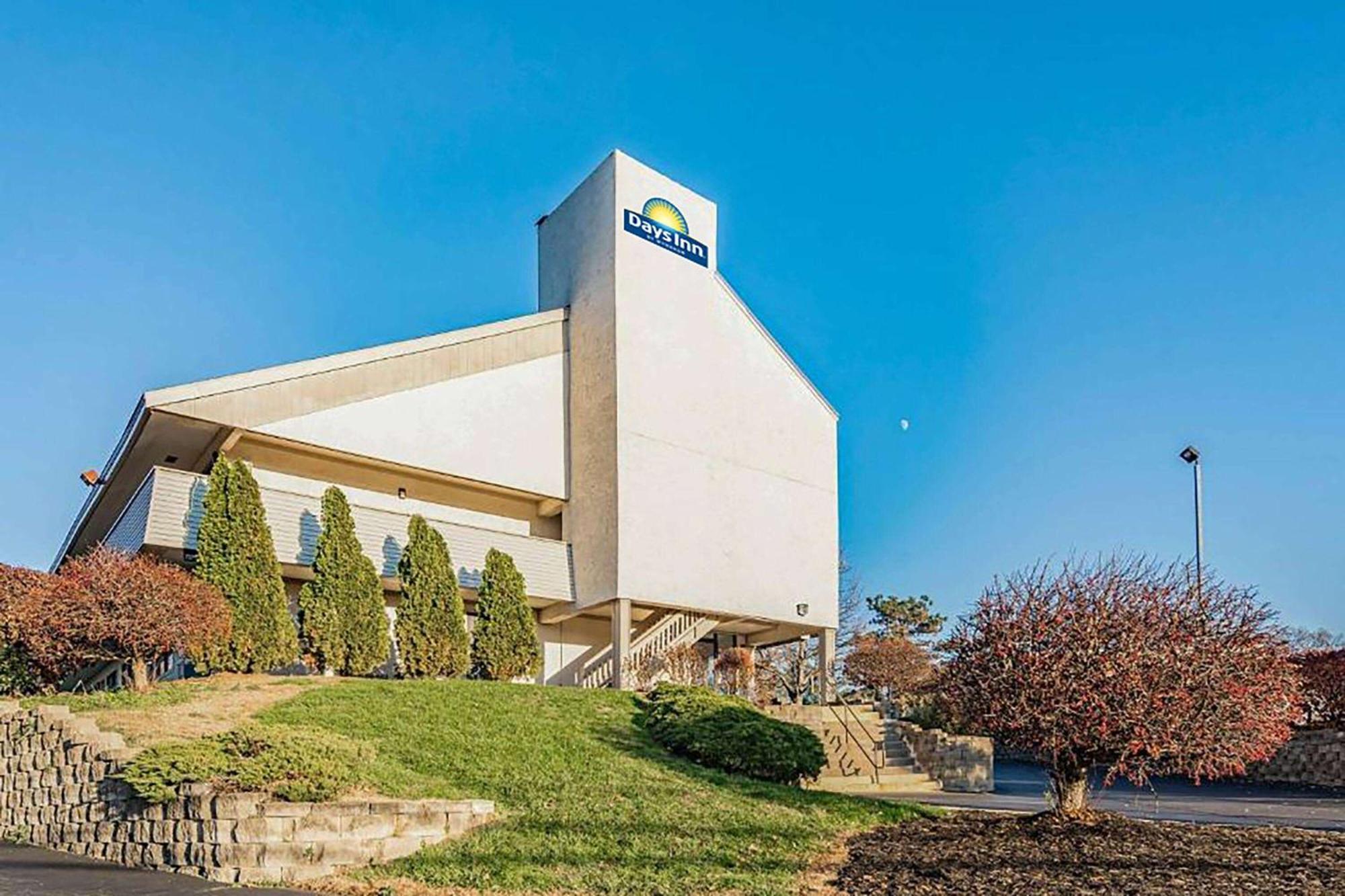 Days Inn By Wyndham Cincinnati I-71 Silverton Zewnętrze zdjęcie