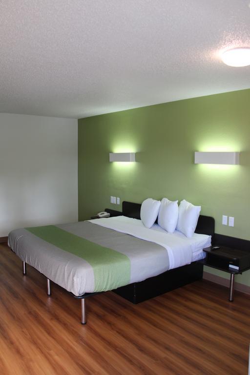 Days Inn By Wyndham Cincinnati I-71 Silverton Zewnętrze zdjęcie
