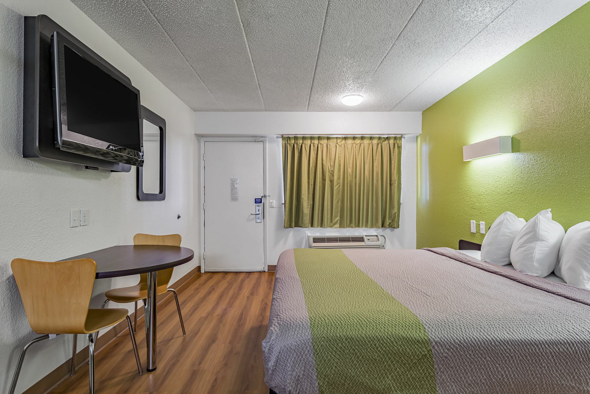 Days Inn By Wyndham Cincinnati I-71 Silverton Zewnętrze zdjęcie